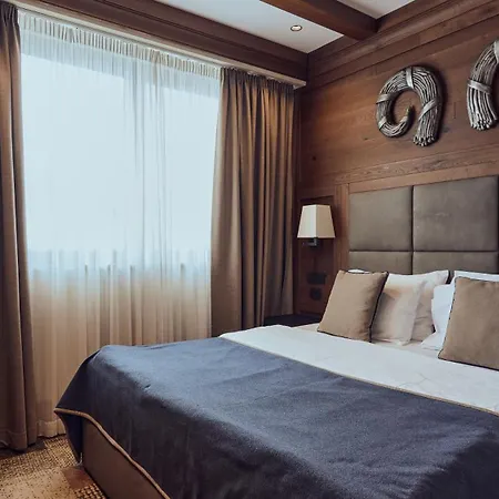 Grey Family Hotel-2